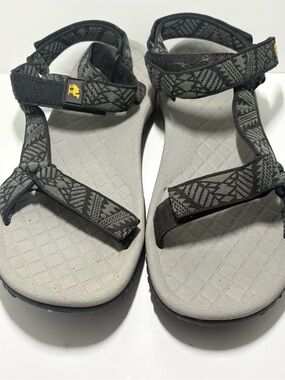 Camel crown men’s hiking sandal, size 12 Waterproof sport athletic water shoes.